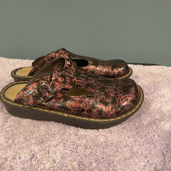 INGARO Black & Red Stone  "HAPPY" Wedge Nurse Mules/Clogs Slip Resistant Size 10 - Picture 4 of 10